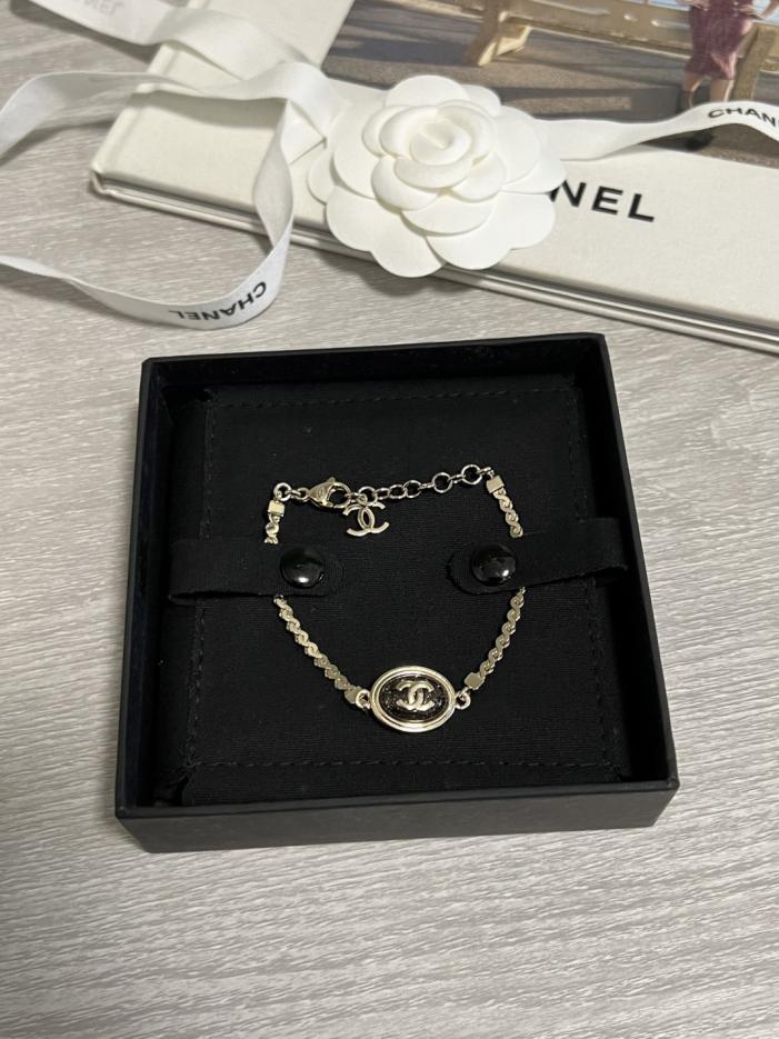 replica,repliche,fake,1:1,earrings,bracelet,ring,jewelry Bracciale ovale in ossidiana fine lavorato a mano Chanel 25A (DK5K2) replica,repliche,fake,1:1,earrings,bracelet,ring,jewelry Bracciale ovale in ossidiana fine lavorato a mano Chanel 25A (DK5K2)