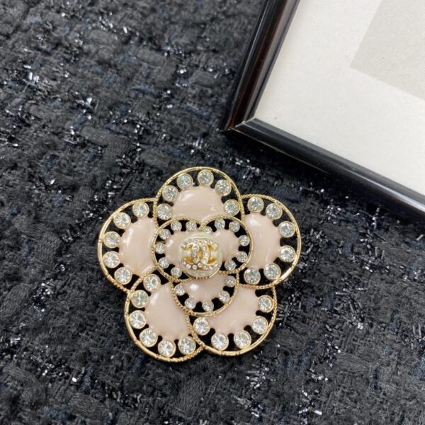 replica,repliche,fake,1:1,earrings,bracelet,ring,jewelry Spilla Chanel (QTO8H)