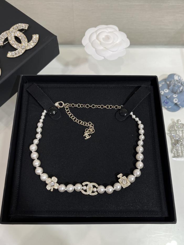 replica,repliche,fake,1:1,earrings,bracelet,ring,jewelry Collana di perle Chanel New Star Crystal Double C da 25 penny, girocollo, flacone di profumo + quadrifoglio portafortuna + cristallo CC (QJAEZ) replica,repliche,fake,1:1,earrings,bracelet,ring,jewelry Collana di perle Chanel New Star Crystal Double C da 25 penny, girocollo, flacone di profumo + quadrifoglio portafortuna + cristallo CC (QJAEZ)