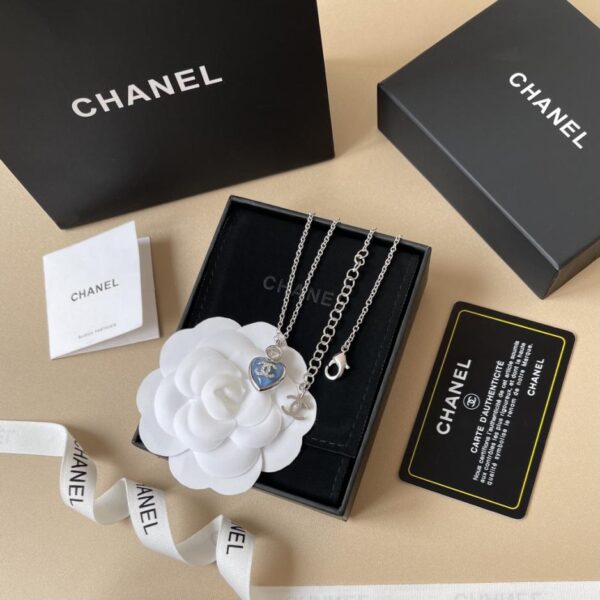 replica,repliche,fake,1:1,earrings,bracelet,ring,jewelry Collana Chanel New 25P Love Glass con motivo Love (H7GCL)