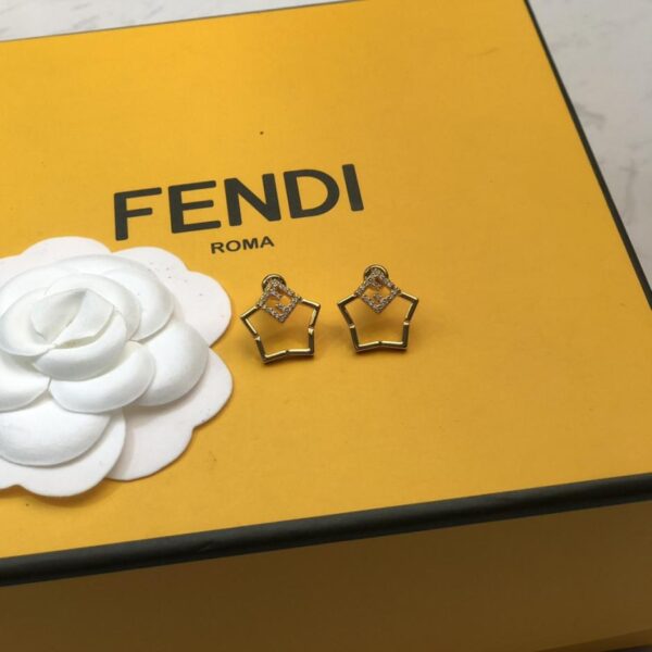 replica,repliche,fake,1:1,earrings,bracelet,ring,jewelry Orecchini con nuovo logo FENDI, personalizzazione di alta gamma (W0U0S)