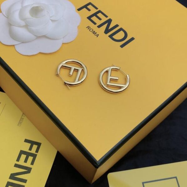 replica,repliche,fake,1:1,earrings,bracelet,ring,jewelry Nuovi orecchini con logo FENDI, personalizzazione di alta gamma (ELYX5)