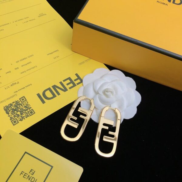 replica,repliche,fake,1:1,earrings,bracelet,ring,jewelry Nuovi orecchini con logo FENDI, personalizzazione di alta gamma (YSD4X)