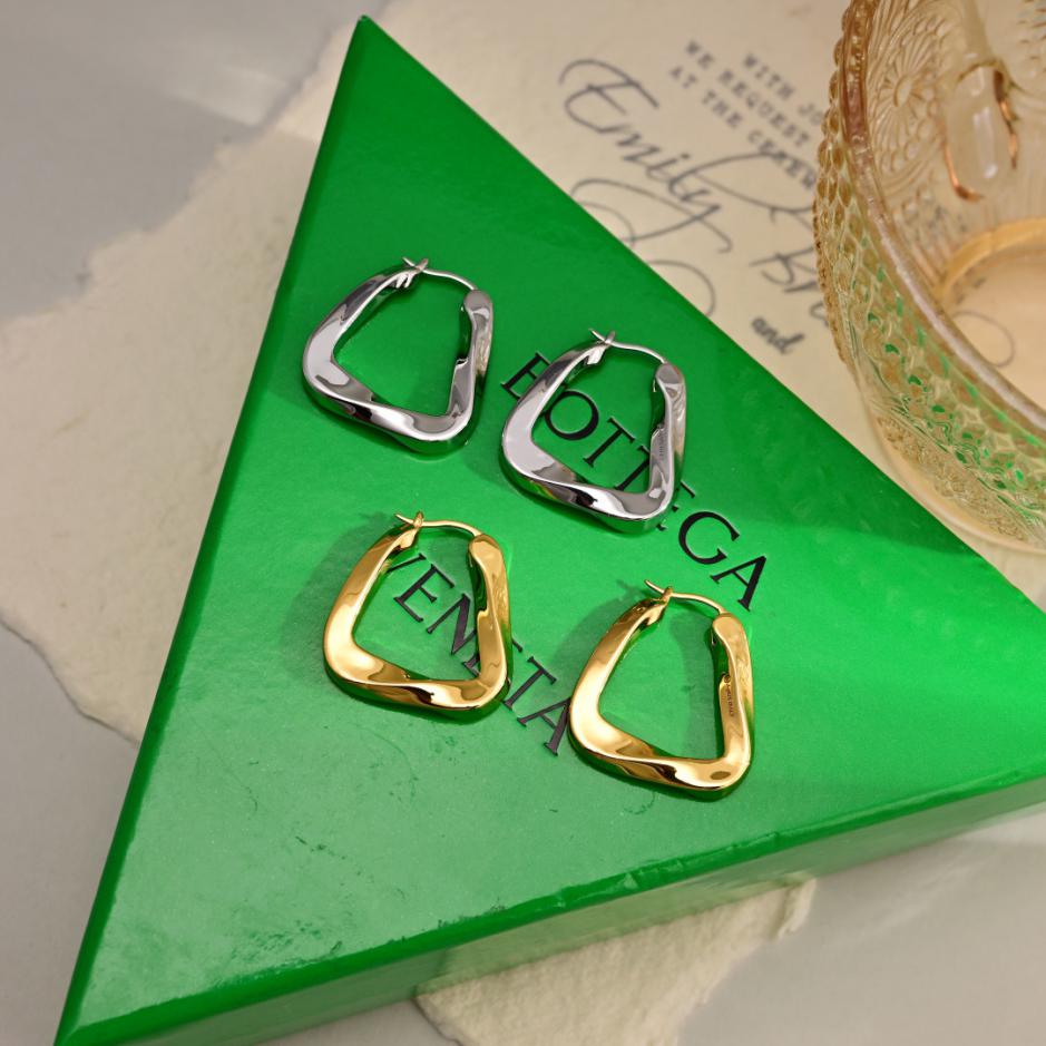 replica,repliche,fake,1:1,earrings,bracelet,ring,jewelry BOTTEGA VENENTA Nuovi orecchini triangolari (MHFOI)