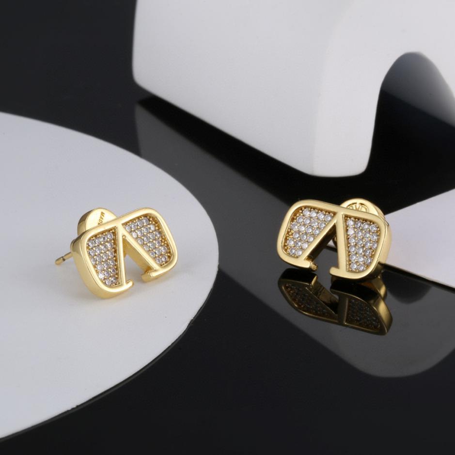 replica,repliche,fake,1:1,earrings,bracelet,ring,jewelry Orecchini a spillo in argento sterling Valentino nuovi (X12P9) replica,repliche,fake,1:1,earrings,bracelet,ring,jewelry Orecchini a spillo in argento sterling Valentino nuovi (X12P9)