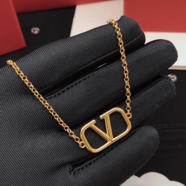 replica,repliche,fake,1:1,earrings,bracelet,ring,jewelry Collana lucida a forma di V di Valentino, ultima novità, realizzata in ottone ZP (A3ALH)