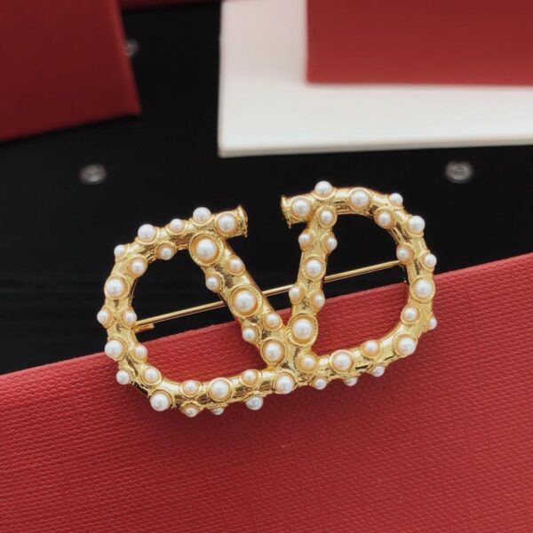 replica,repliche,fake,1:1,earrings,bracelet,ring,jewelry Spilla Valentino in perline di riso in oro, modello ultimo, compatibile con materiale in ottone ZP (QK5JT)