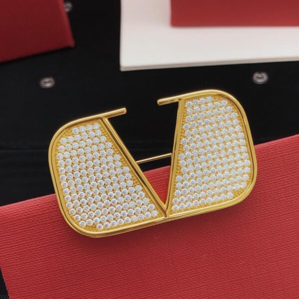 replica,repliche,fake,1:1,earrings,bracelet,ring,jewelry Spilla di diamanti Valentino, ultima arrivata, materiale in ottone ZP uniforme (T3NJZ)