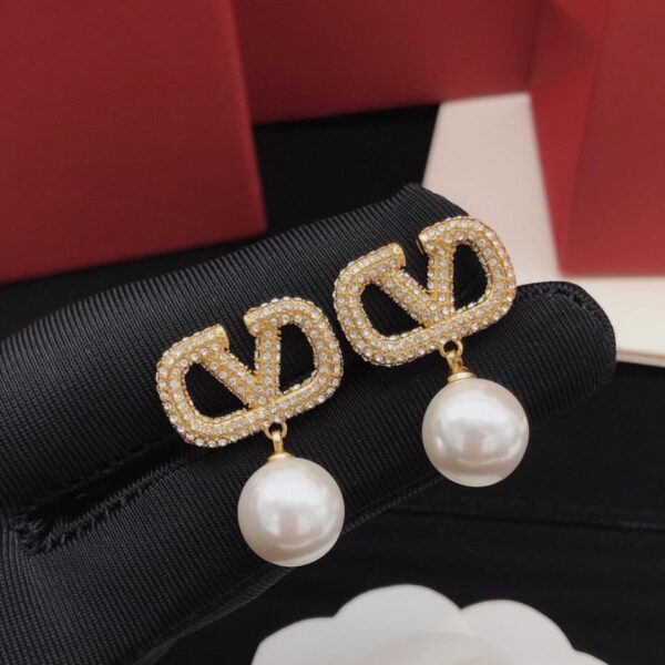 replica,repliche,fake,1:1,earrings,bracelet,ring,jewelry Orecchini Valentino a forma di V con diamanti e perle (QB0YF)