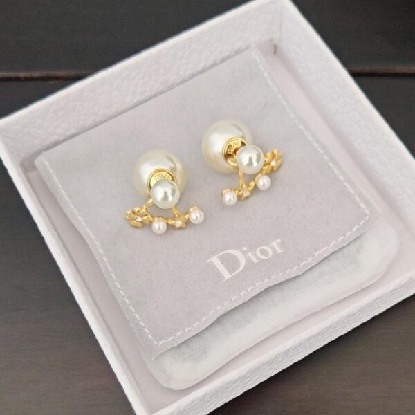 Orecchini a ventaglio con perle grandi e piccole, modello Dior, ultimo modello, materiale in ottone ZP (6BEUZ)