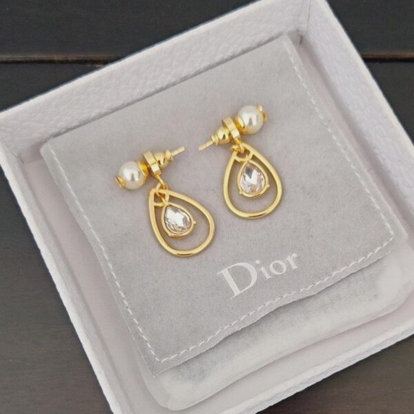 Orecchini pendenti in oro e perle Dior, materiale in ottone ZP (15BBO)