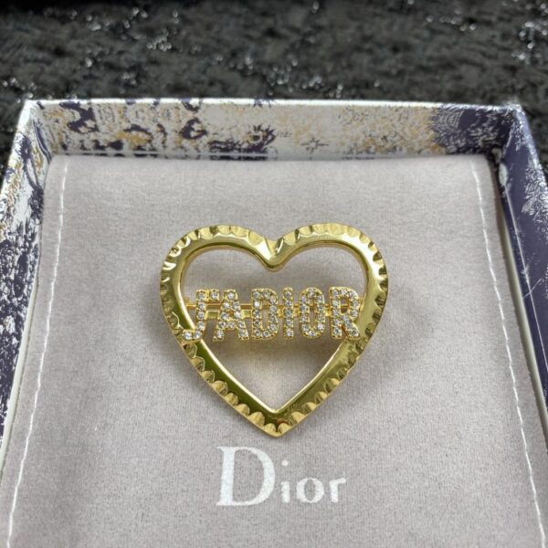 replica,repliche,fake,1:1,earrings,bracelet,ring,jewelry Spilla Dior con contatore sincrono (HM9HF)