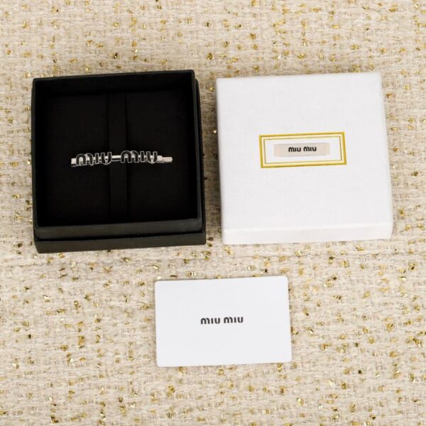 replica,repliche,fake,1:1,earrings,bracelet,ring,jewelry Fermaglio per capelli Miu Miu (H98VE)