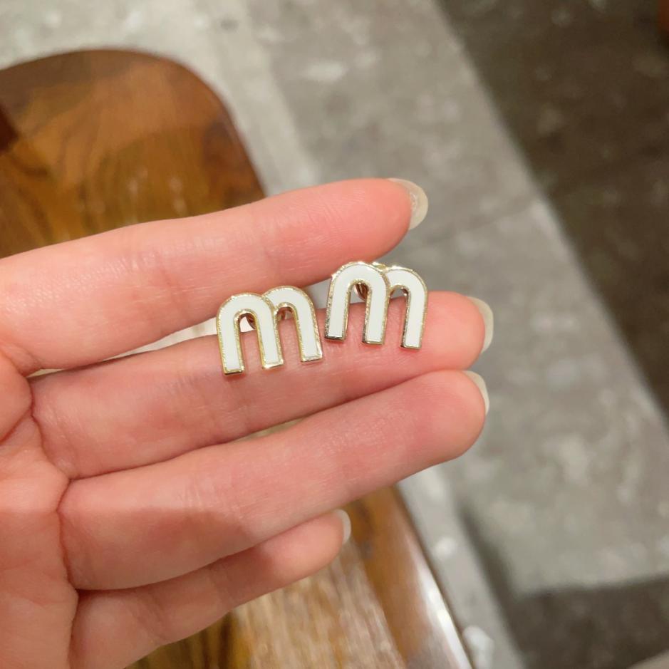 replica,repliche,fake,1:1,earrings,bracelet,ring,jewelry Nuovi orecchini con design a lettere Miu Miu (8Z9P2) replica,repliche,fake,1:1,earrings,bracelet,ring,jewelry Nuovi orecchini con design a lettere Miu Miu (8Z9P2)