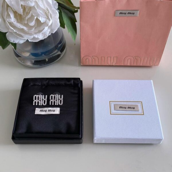 replica,repliche,fake,1:1,earrings,bracelet,ring,jewelry Orecchini con lettere e diamanti Miu Miu (7ARU3)
