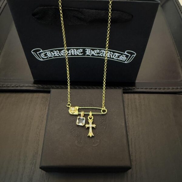 replica,repliche,fake,1:1,earrings,bracelet,ring,jewelry Nuova collana con spilla a croce Chrome Hearts di qualità (J3JN1)