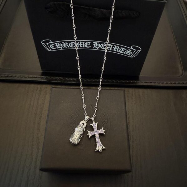 replica,repliche,fake,1:1,earrings,bracelet,ring,jewelry Nuova collana con croce di diamanti viola Chrome Hearts di qualità da banco (FO5JT)