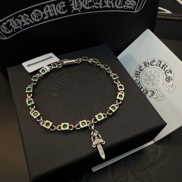 replica,repliche,fake,1:1,earrings,bracelet,ring,jewelry Nuovo bracciale Chrome Hearts con diamanti verdi di qualità. (MPS8K)