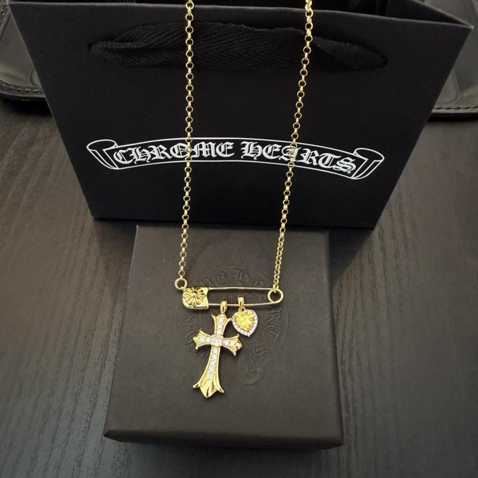replica,repliche,fake,1:1,earrings,bracelet,ring,jewelry Collana con croce di diamanti bianchi e spilla Chrome Hearts di nuova qualità (83ZAK) replica,repliche,fake,1:1,earrings,bracelet,ring,jewelry Collana con croce di diamanti bianchi e spilla Chrome Hearts di nuova qualità (83ZAK)