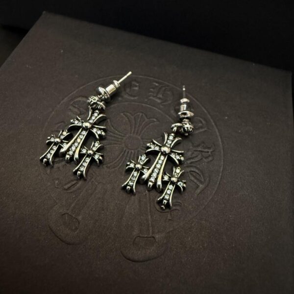 replica,repliche,fake,1:1,earrings,bracelet,ring,jewelry Nuovi orecchini a croce con diamanti Chrome Hearts di qualità (UY132)