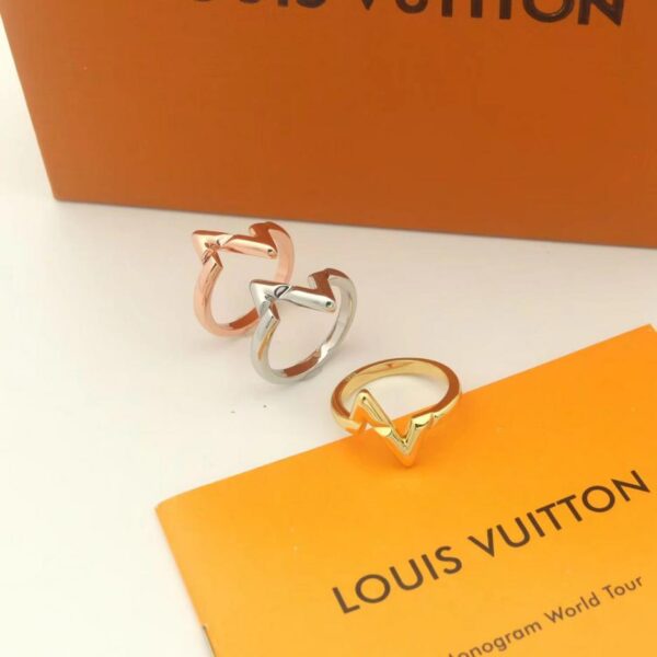 replica,repliche,fake,1:1,earrings,bracelet,ring,jewelry Anello LV New Z Ring in oro 18 carati (045X6)