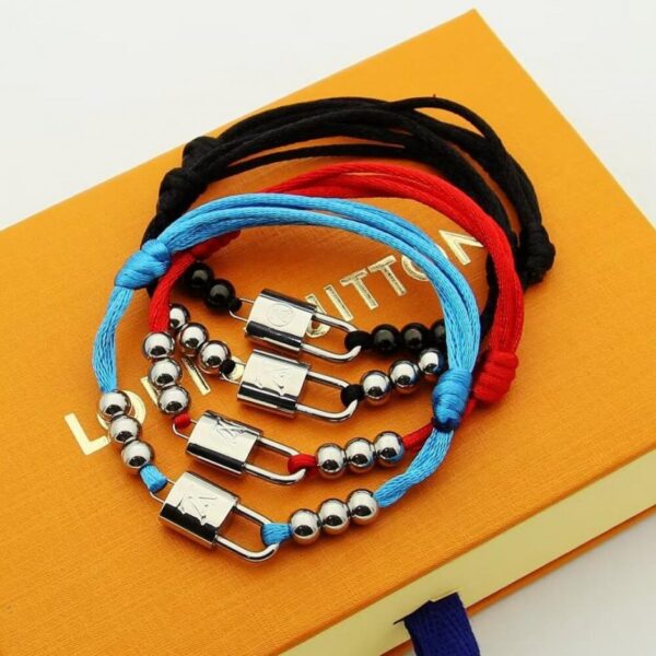 replica,repliche,fake,1:1,earrings,bracelet,ring,jewelry Bracciale LV New Fashion Lock (E2DO5)