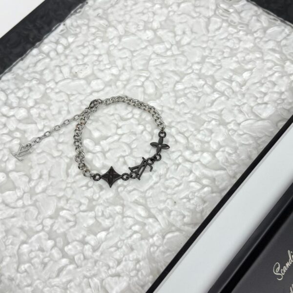 replica,repliche,fake,1:1,earrings,bracelet,ring,jewelry Bracciale LV INSTINCT (SF47Y)