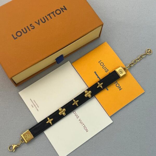 replica,repliche,fake,1:1,earrings,bracelet,ring,jewelry Bracciale da donna Louis Vuitton in pelle nera con rivetti dorati (PLMSA)