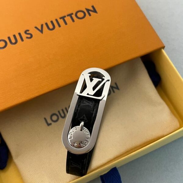 M8572E Bracciale in pelle con logo LOUIS VUITTON da uomo, con fiore nero (RR7ZN)