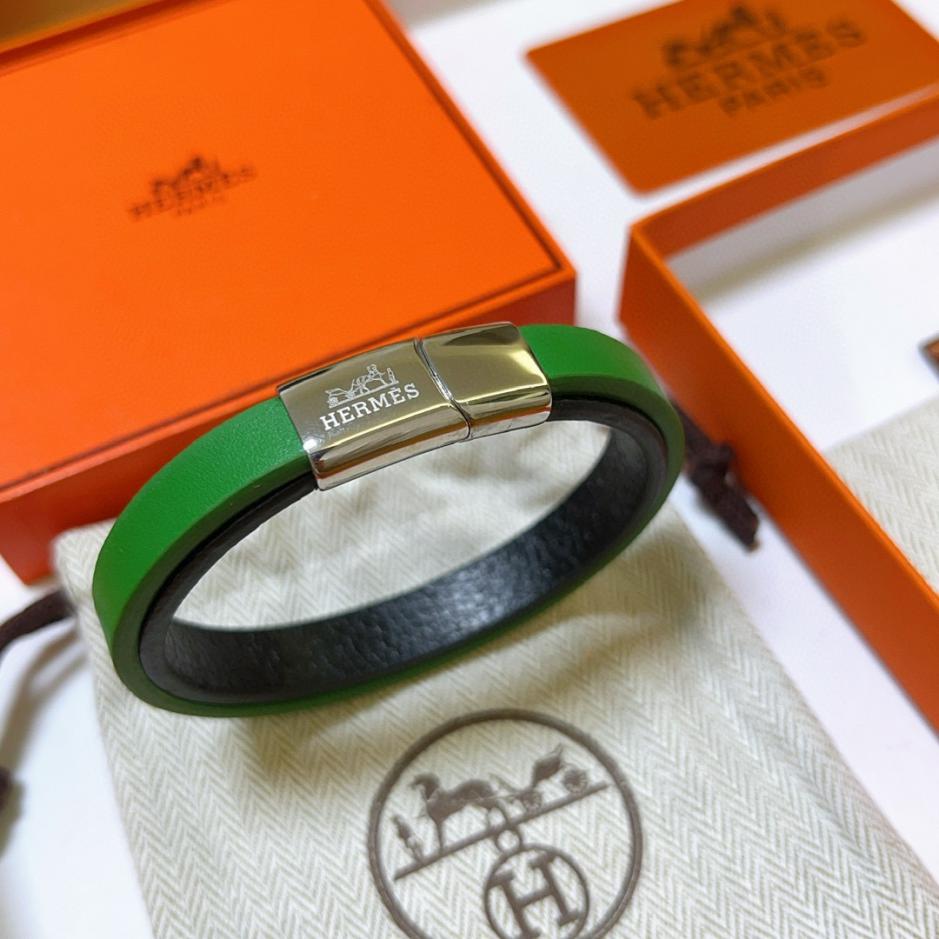 replica,repliche,fake,1:1,earrings,bracelet,ring,jewelry Bracciale Hermès, ultimo modello, in vera pelle di vacchetta intrecciata a mano (DF3SM) replica,repliche,fake,1:1,earrings,bracelet,ring,jewelry Bracciale Hermès, ultimo modello, in vera pelle di vacchetta intrecciata a mano (DF3SM)