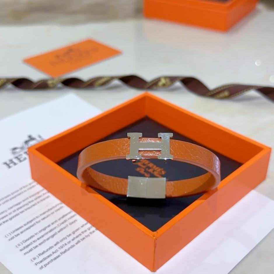 replica,repliche,fake,1:1,earrings,bracelet,ring,jewelry Bracciale in pelle Hermès, ultimo modello, in vera pelle lavorata a mano (JA971) replica,repliche,fake,1:1,earrings,bracelet,ring,jewelry Bracciale in pelle Hermès, ultimo modello, in vera pelle lavorata a mano (JA971)