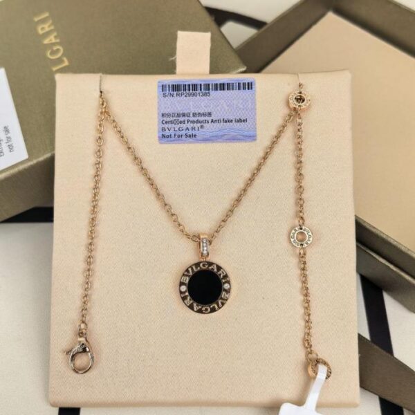 replica,repliche,fake,1:1,earrings,bracelet,ring,jewelry Versione da banco Collana Bulgari in calcedonio bianco e nero bifacciale Versione aggiornata Oro rosa Materiale Oro V Diamante ad alto tenore di carbonio 5A (KLY0U)