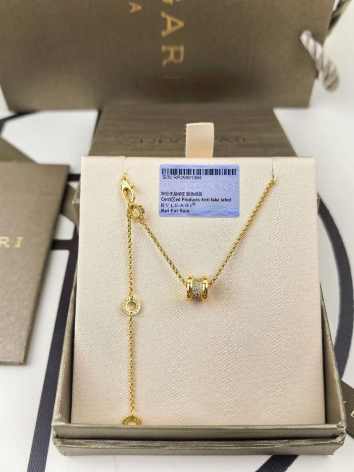 replica,repliche,fake,1:1,earrings,bracelet,ring,jewelry Versione da bancone della collana Bulgari con piccolo girovita, versione migliorata, materiale oro V, realizzata in diamante ad alto tenore di carbonio 5A (34NNF) replica,repliche,fake,1:1,earrings,bracelet,ring,jewelry Versione da bancone della collana Bulgari con piccolo girovita, versione migliorata, materiale oro V, realizzata in diamante ad alto tenore di carbonio 5A (34NNF)