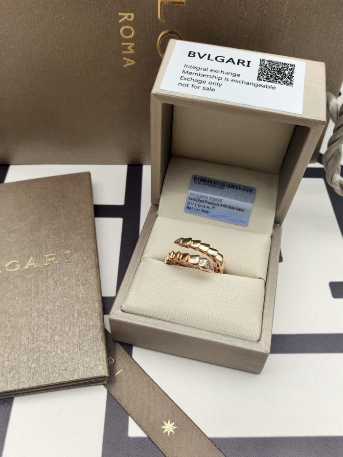 replica,repliche,fake,1:1,earrings,bracelet,ring,jewelry Versione da banco Anello Bulgari con osso di serpente, versione con mezzo diamante, versione oro rosa, materiale oro rosa, produzione oro rosa, diamanti colorati Swarovski (8AIQX) replica,repliche,fake,1:1,earrings,bracelet,ring,jewelry Versione da banco Anello Bulgari con osso di serpente, versione con mezzo diamante, versione oro rosa, materiale oro rosa, produzione oro rosa, diamanti colorati Swarovski (8AIQX)