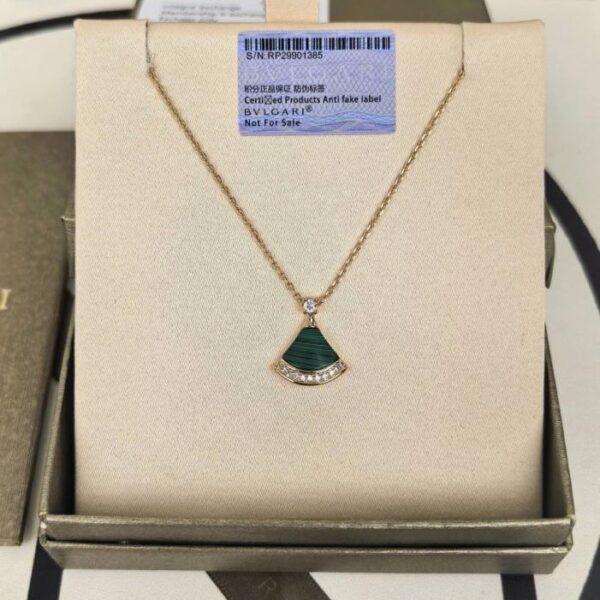 replica,repliche,fake,1:1,earrings,bracelet,ring,jewelry Versione da banco Bulgari gonna in malachite con collana di diamanti versione migliorata oro rosa materiale medio produzione oro V diamante ad alto tenore di carbonio 5A (HBAB6)