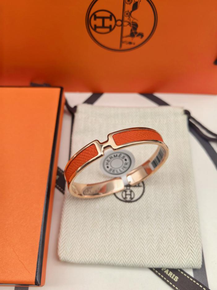 replica,repliche,fake,1:1,earrings,bracelet,ring,jewelry Bracciale Hermès in pelle arancione da uomo, nuova versione aggiornata (B6PMS) replica,repliche,fake,1:1,earrings,bracelet,ring,jewelry Bracciale Hermès in pelle arancione da uomo, nuova versione aggiornata (B6PMS)