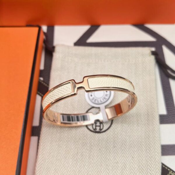 replica,repliche,fake,1:1,earrings,bracelet,ring,jewelry Versione da banco Bracciale Hermès in pelle bianca, nuova versione aggiornata (CVT8R)