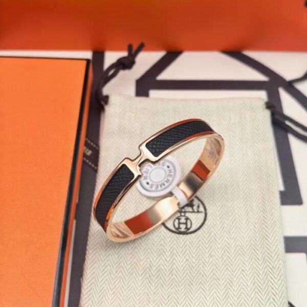 replica,repliche,fake,1:1,earrings,bracelet,ring,jewelry Versione da banco Bracciale Hermès in pelle nera, nuova versione aggiornata (3FLNS)
