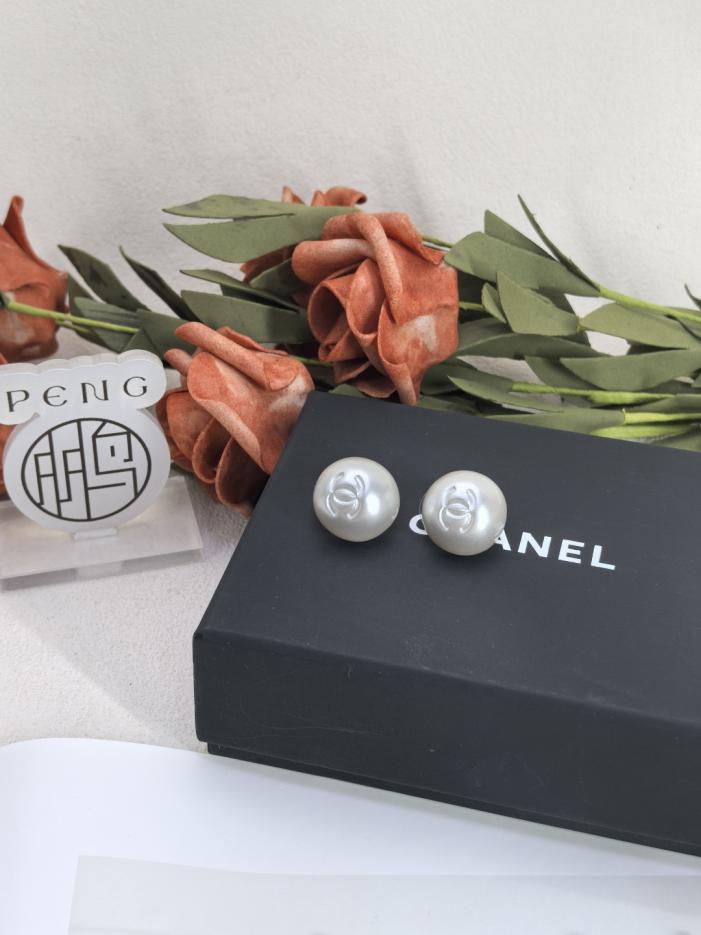 replica,repliche,fake,1:1,earrings,bracelet,ring,jewelry Versione controfigura Orecchini con fibbia in perle e smalto Double C Chanel Versione cava Perle in resina naturale perlescente Double C in smalto (9ADQ6) replica,repliche,fake,1:1,earrings,bracelet,ring,jewelry Versione controfigura Orecchini con fibbia in perle e smalto Double C Chanel Versione cava Perle in resina naturale perlescente Double C in smalto (9ADQ6)