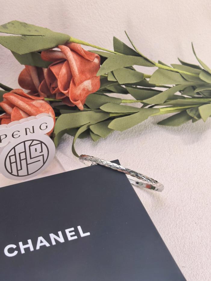 replica,repliche,fake,1:1,earrings,bracelet,ring,jewelry Bracciale Chanel senza diamanti, versione stretta, placcato oro 18 carati, colore spesso, con conservazione (6LZ53) replica,repliche,fake,1:1,earrings,bracelet,ring,jewelry Bracciale Chanel senza diamanti, versione stretta, placcato oro 18 carati, colore spesso, con conservazione (6LZ53)