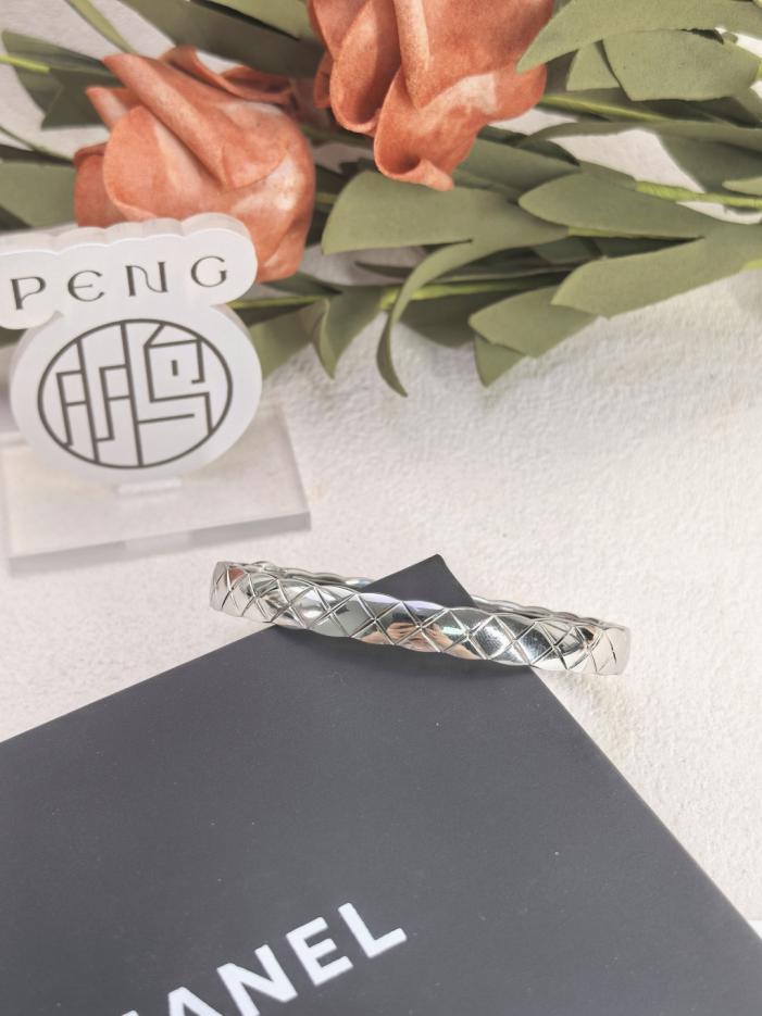 replica,repliche,fake,1:1,earrings,bracelet,ring,jewelry Bracciale Chanel in diamanti versione larga, placcato oro 18 carati, colore spesso e preservato (ELUE0) replica,repliche,fake,1:1,earrings,bracelet,ring,jewelry Bracciale Chanel in diamanti versione larga, placcato oro 18 carati, colore spesso e preservato (ELUE0)