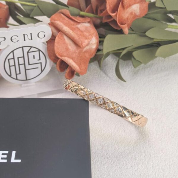 replica,repliche,fake,1:1,earrings,bracelet,ring,jewelry Bracciale Chanel con diamanti, mezzo diamante, versione larga, placcato oro 18 carati, colore preservato (1G9JD)
