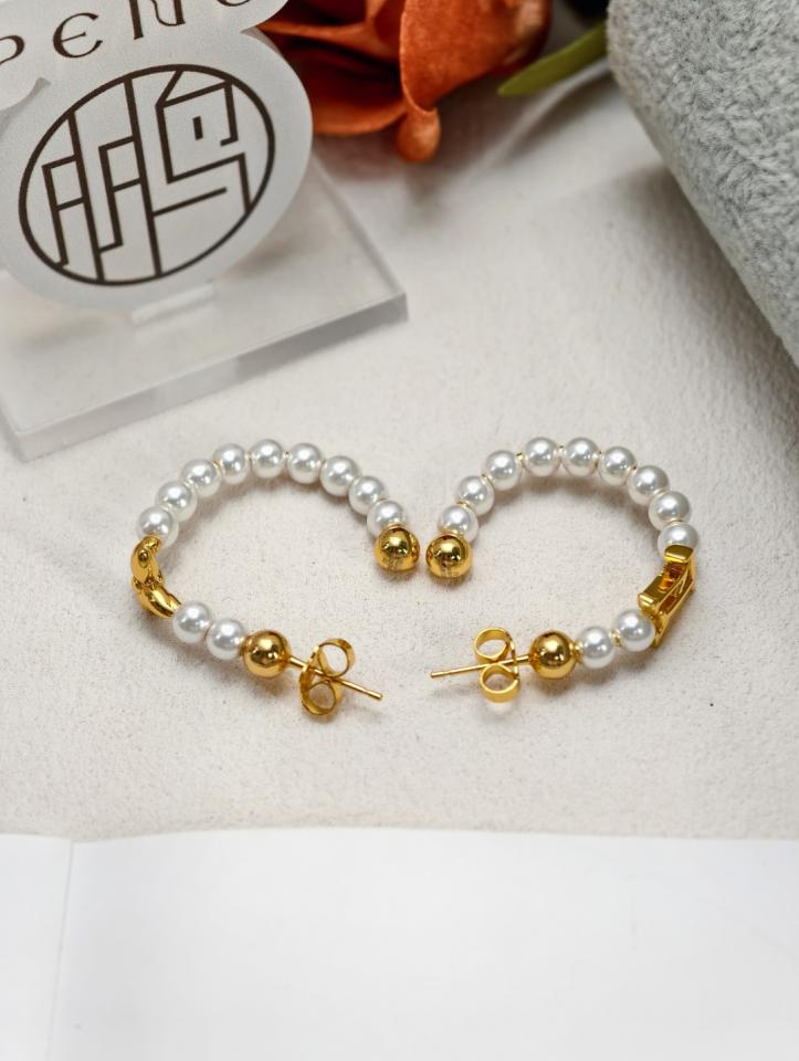 replica,repliche,fake,1:1,earrings,bracelet,ring,jewelry Nuovi orecchini LV in oro con perle e fiori, in ottone di alta qualità, perle di resina (NGQEE) replica,repliche,fake,1:1,earrings,bracelet,ring,jewelry Nuovi orecchini LV in oro con perle e fiori, in ottone di alta qualità, perle di resina (NGQEE)