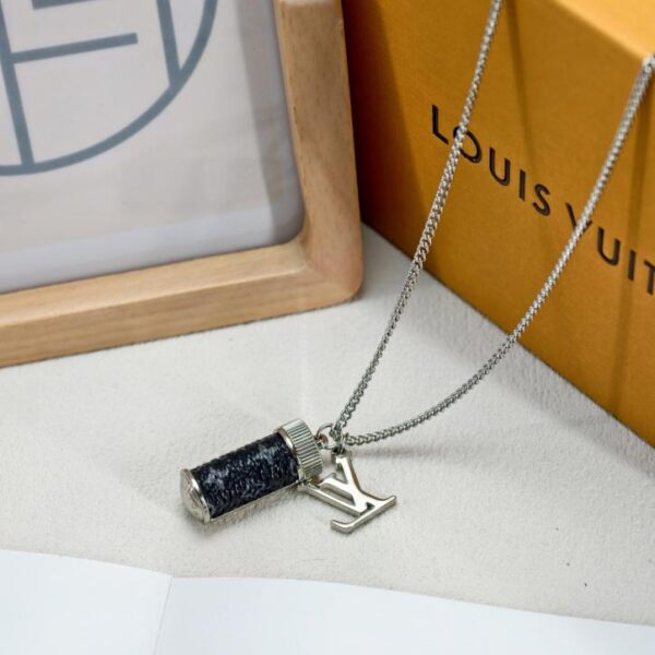 replica,repliche,fake,1:1,earrings,bracelet,ring,jewelry Collana con flacone di profumo LV Counter Edition (1WLPT)