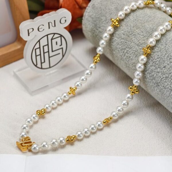 replica,repliche,fake,1:1,earrings,bracelet,ring,jewelry Collana LV Gold Flower Pearl Nuova, in ottone e resina di alta qualità (MBPNB)
