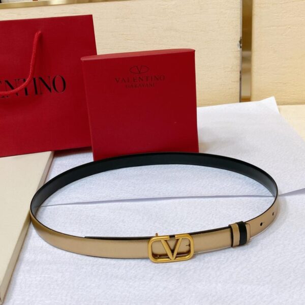 replica,repliche,fake,1:1,earrings,bracelet,ring,jewelry Cintura reversibile in pelle di vitello lucida con fibbia classica in ottone VALENTINO GARAVANI VLOGO SIGNATURE (D0NYB)