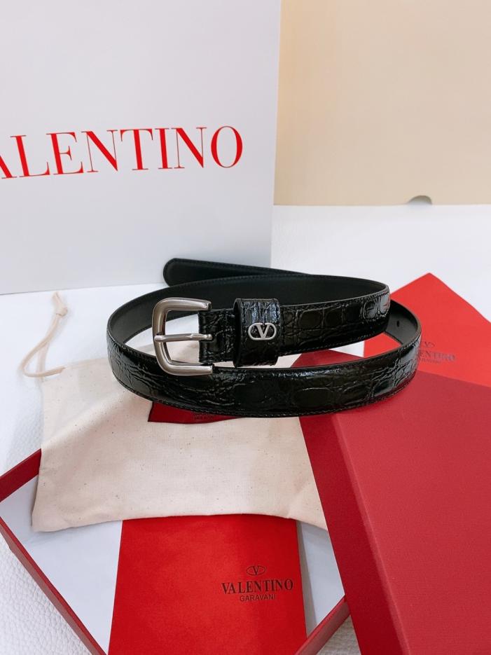 replica,repliche,fake,1:1,earrings,bracelet,ring,jewelry VALENTINO Nuova cintura da donna con fibbia ad ardiglione, strato superiore in pelle bovina bifacciale (JIHJI) replica,repliche,fake,1:1,earrings,bracelet,ring,jewelry VALENTINO Nuova cintura da donna con fibbia ad ardiglione, strato superiore in pelle bovina bifacciale (JIHJI)