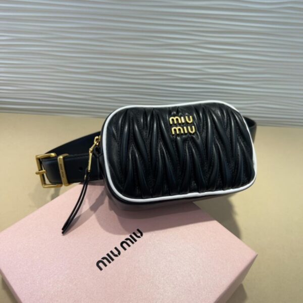 replica,repliche,fake,1:1,earrings,bracelet,ring,jewelry Cintura in pelle MiuMiu 3,0 cm. Dimensioni confezione 16 cm X 10 cm (72ESN)