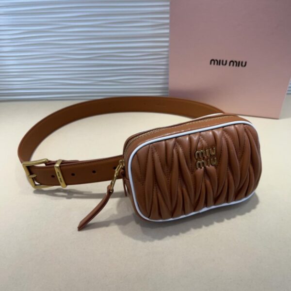 replica,repliche,fake,1:1,earrings,bracelet,ring,jewelry Cintura in pelle MiuMiu 3,0 cm (UXWIK)
