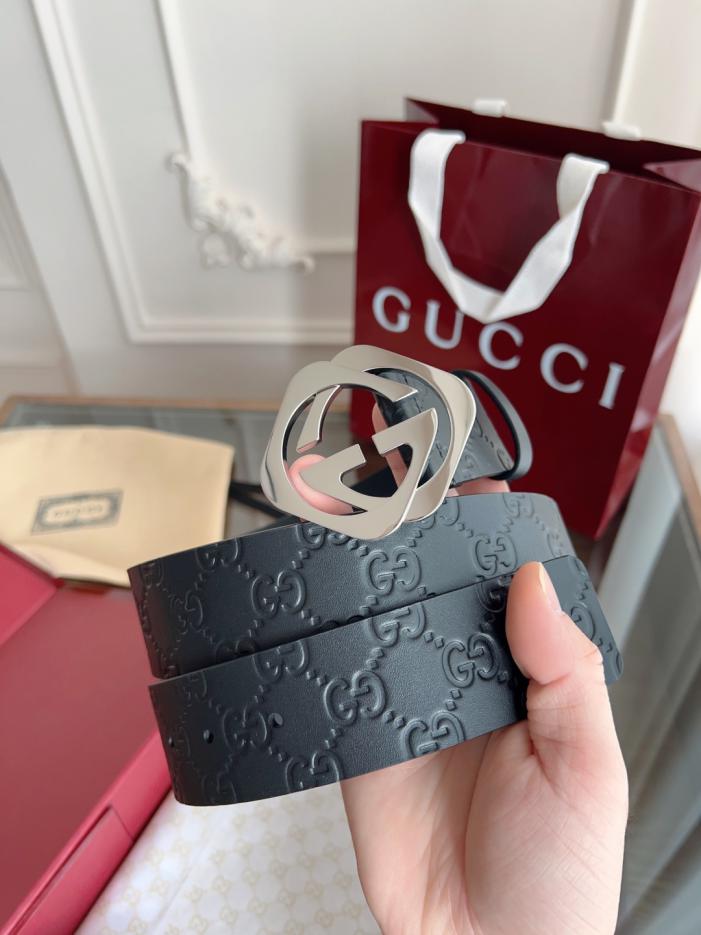 replica,repliche,fake,1:1,earrings,bracelet,ring,jewelry Etichetta orizzontale con nuovo logo in rilievo in pelle classica GUCCI, larghezza 40 mm (MTV1M) replica,repliche,fake,1:1,earrings,bracelet,ring,jewelry Etichetta orizzontale con nuovo logo in rilievo in pelle classica GUCCI, larghezza 40 mm (MTV1M)